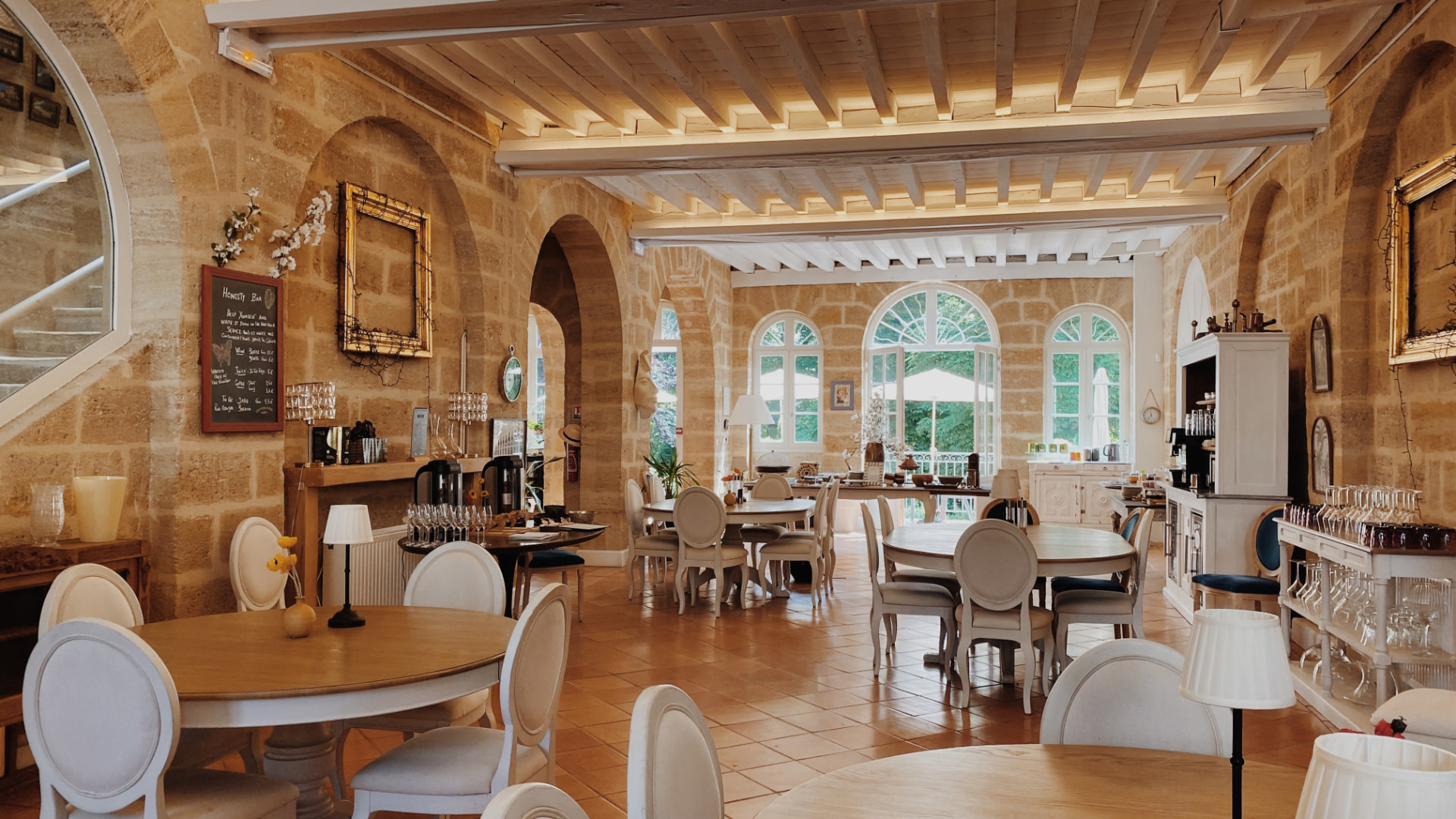 Salle à manger du Pavillon en pierre de taille
